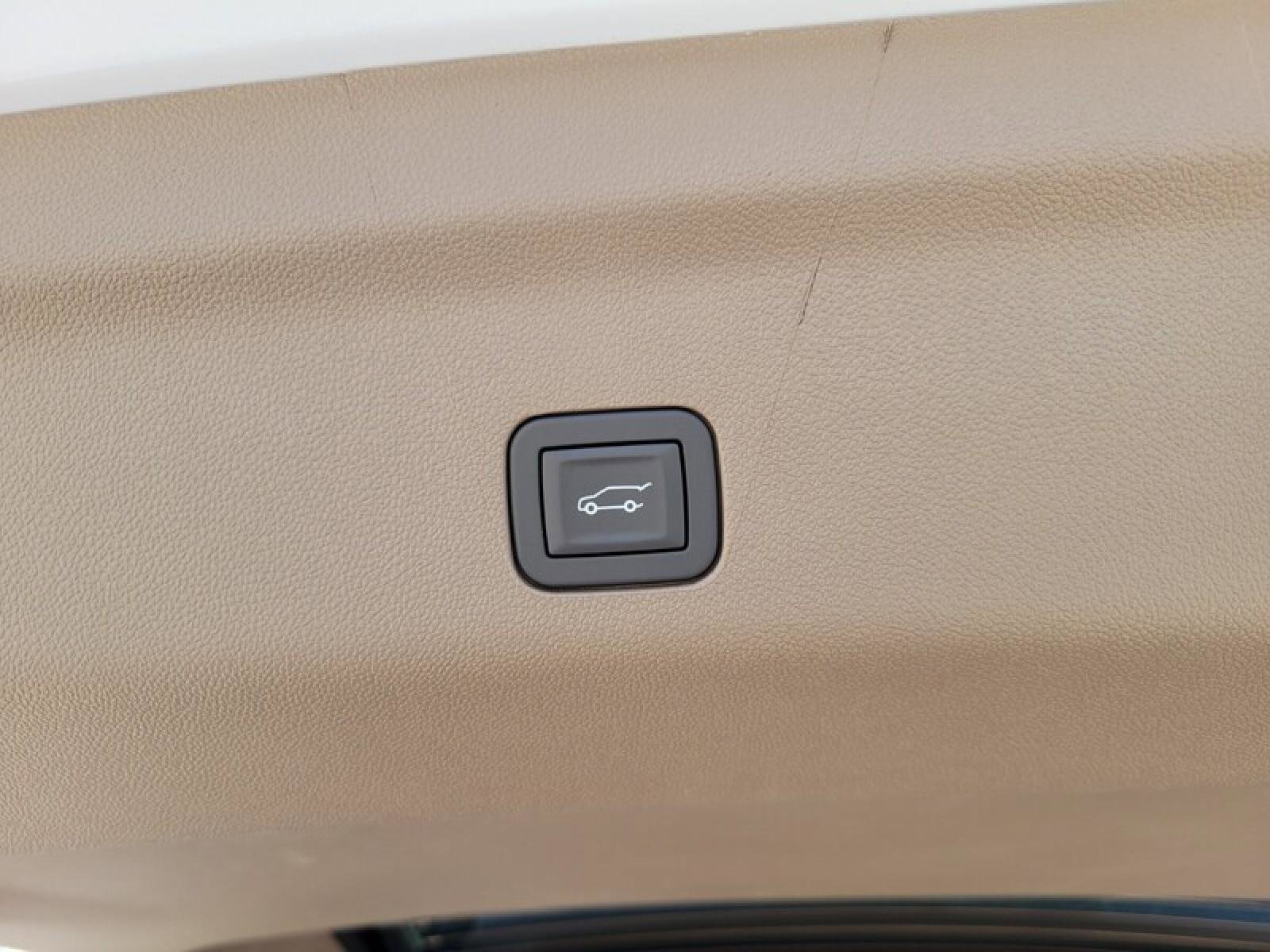 New 2026 GMC Yukon XL Denali w/ Denali Reserve Package image 9