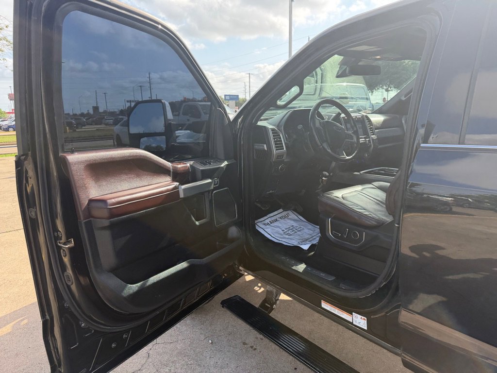 Used 2017 Ford F450 Platinum w/ Platinum Ultimate Package AWD/4WD image 20