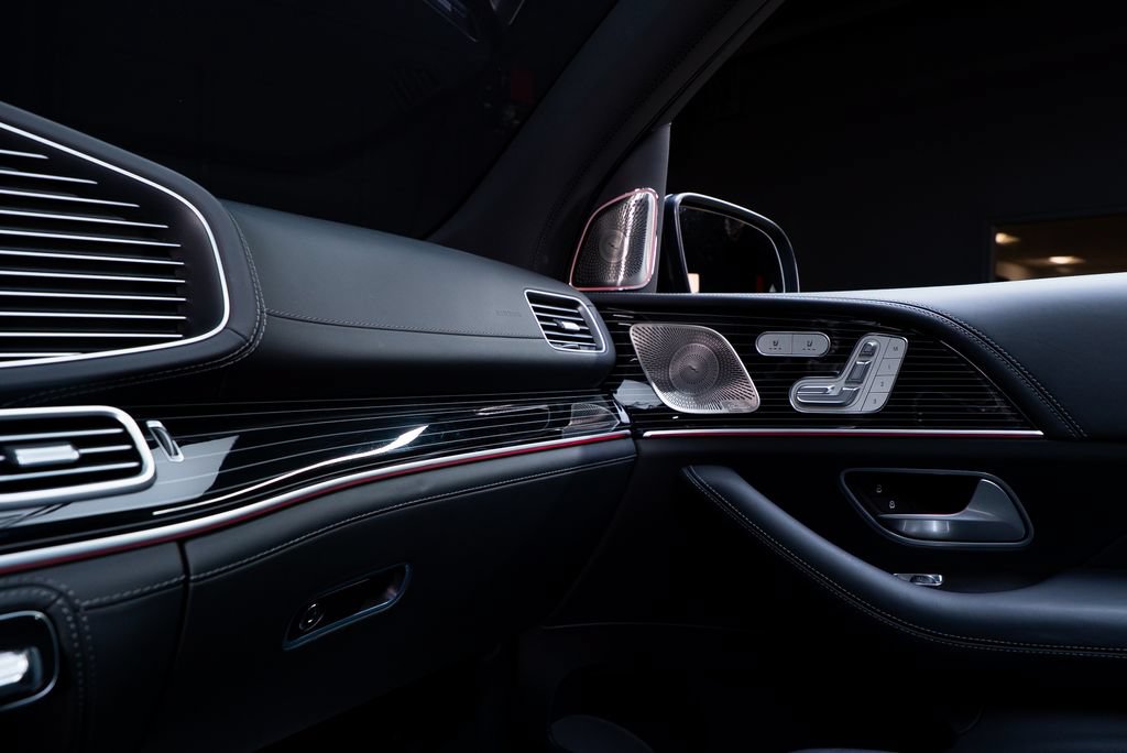 Used 2023 Mercedes-Benz Maybach GLS 600 4MATIC image 45
