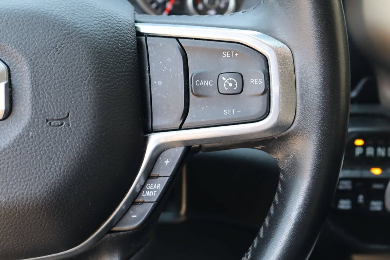 Used 2022 RAM 1500 Laramie AWD/4WD image 12