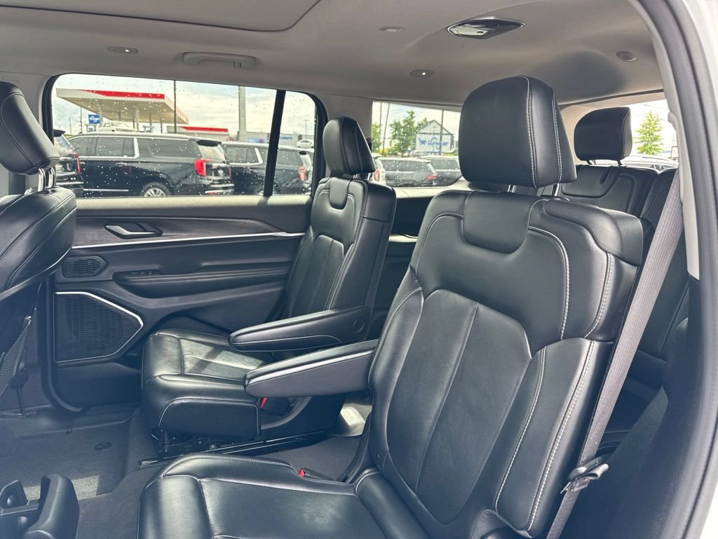 Used 2021 Jeep Grand Cherokee L Limited AWD/4WD image 29