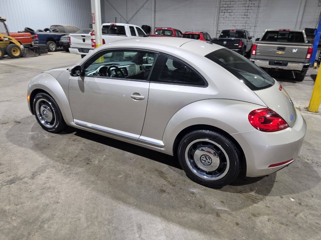Used 2012 Volkswagen Beetle 2.5 FWD image 6