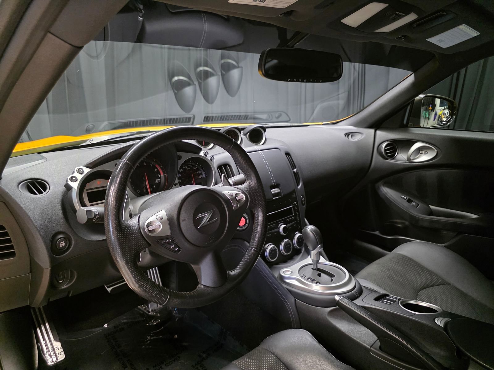 Used 2009 Nissan 370Z Touring w/ Sport Pkg RWD image 30