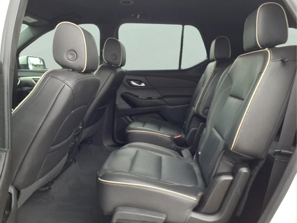 Used 2023 Chevrolet Traverse Premier FWD image 15