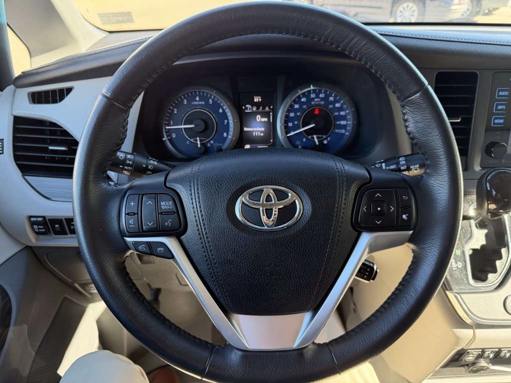 Used 2017 Toyota Sienna XLE image 12
