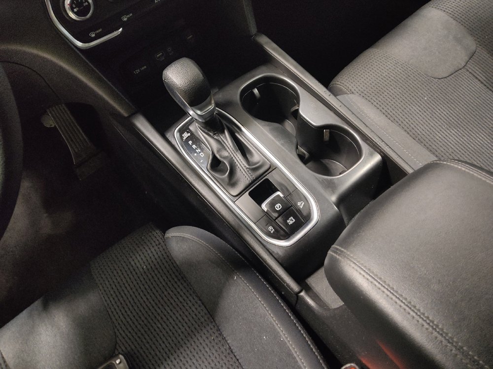 Used 2020 Hyundai Santa Fe SE image 26
