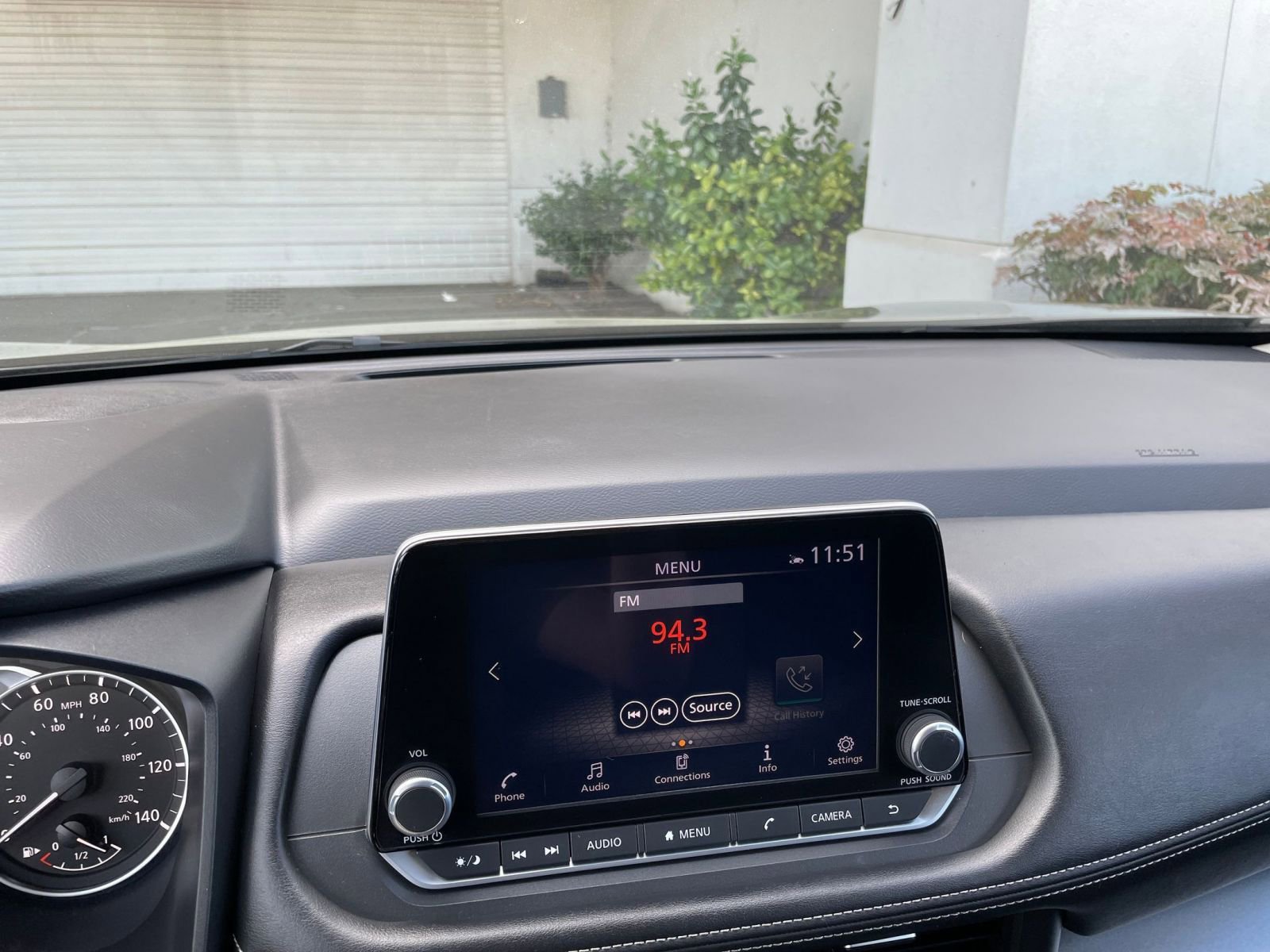 Used 2025 Nissan Rogue SV image 17