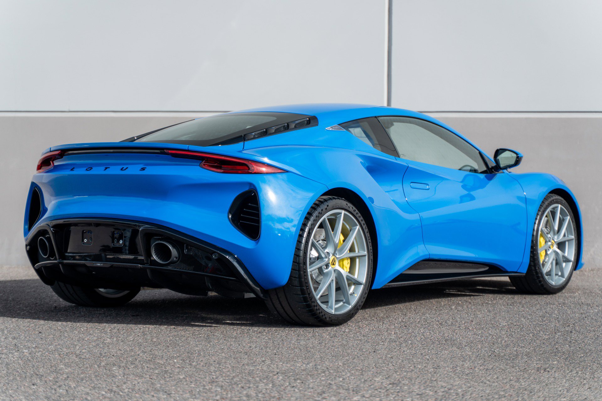New 2026 Lotus Emira SE image 7
