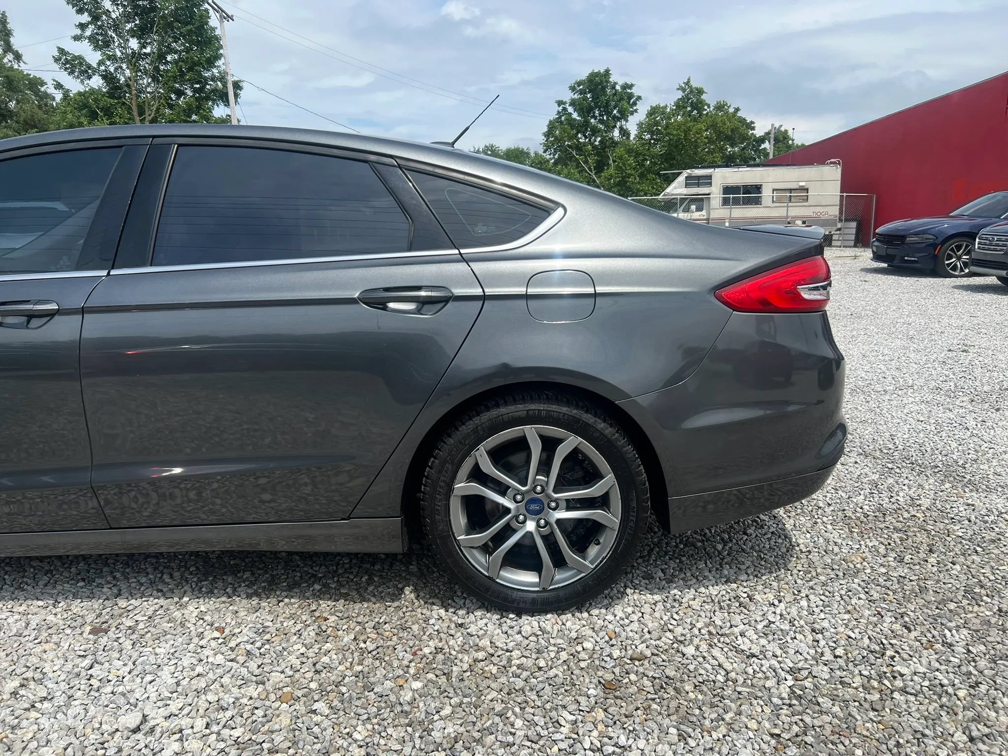 Used 2017 Ford Fusion SE w/ Equipment Group 601A FWD image 5