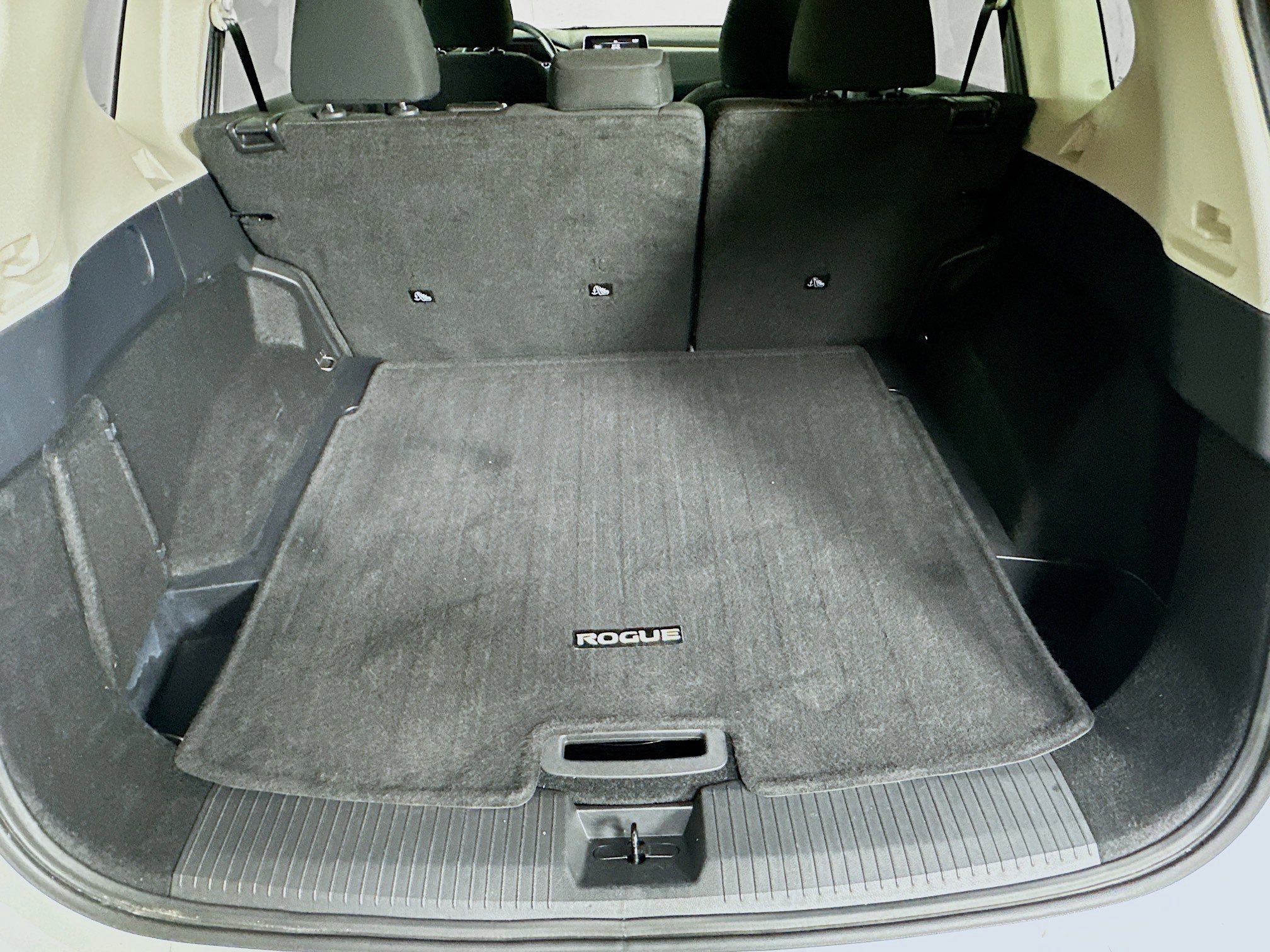 Used 2025 Nissan Rogue SV image 27