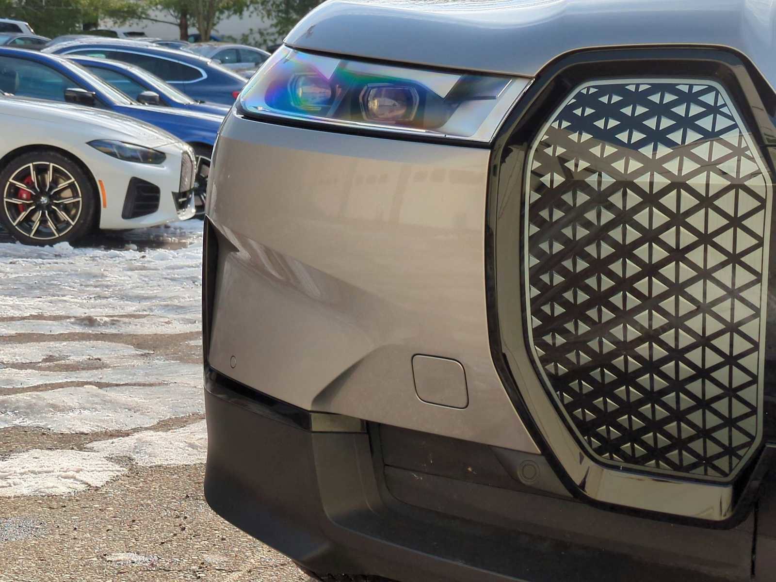 Used 2025 BMW iX xDrive50 image 11