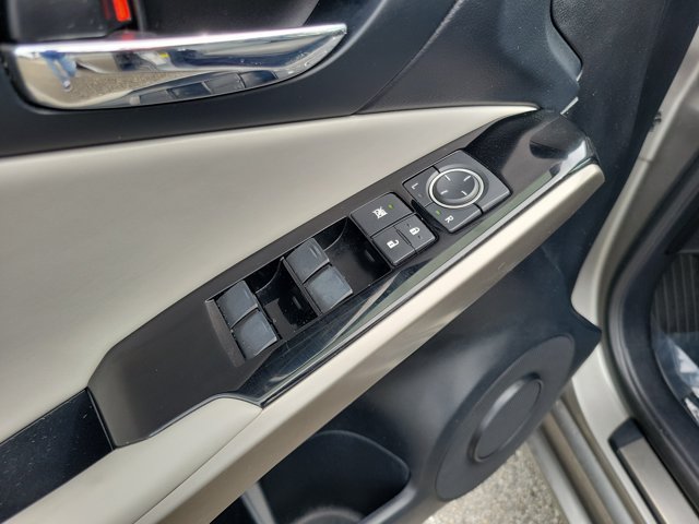 Used 2016 Lexus IS 200t w/ Premium Package RWD image 11
