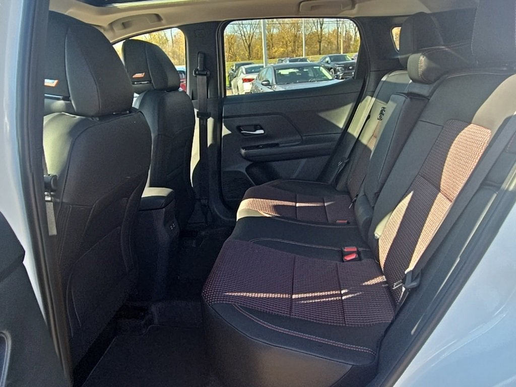 New 2026 Nissan Kicks SR image 28