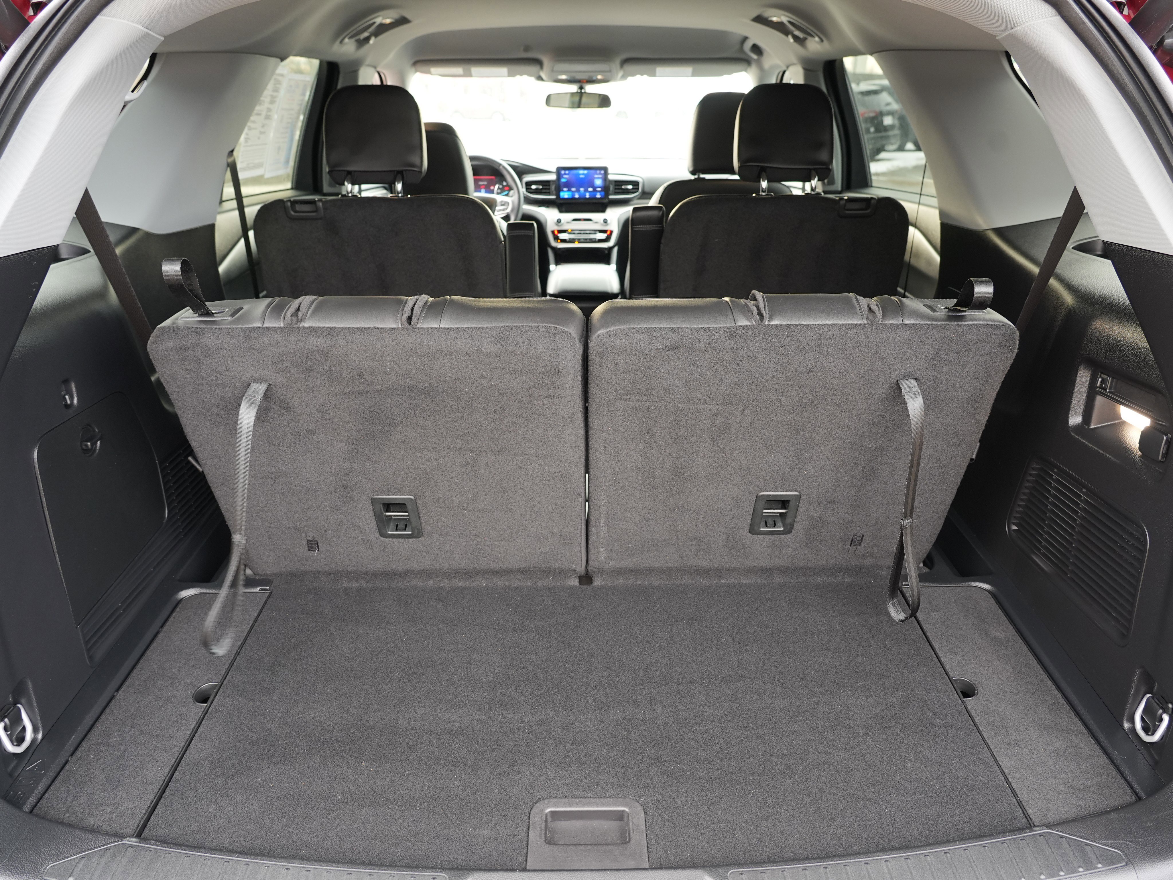 Used 2023 Ford Explorer XLT w/ Equipment Group 202A image 28