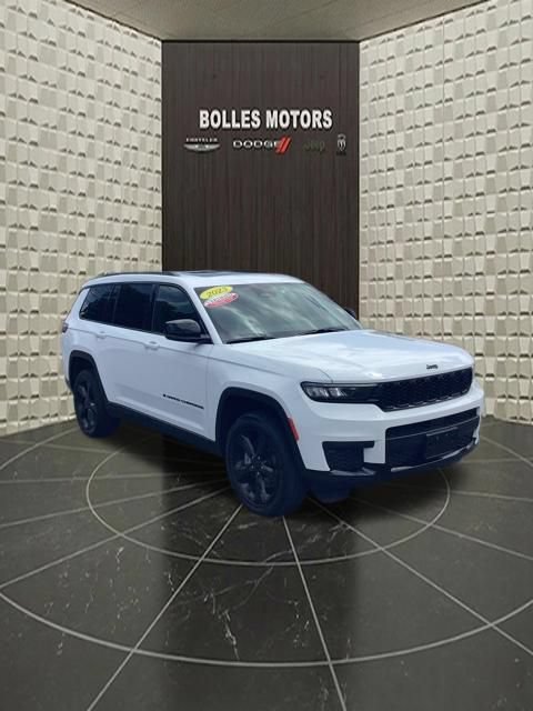 Certified 2023 Jeep Grand Cherokee L Altitude AWD/4WD image 2
