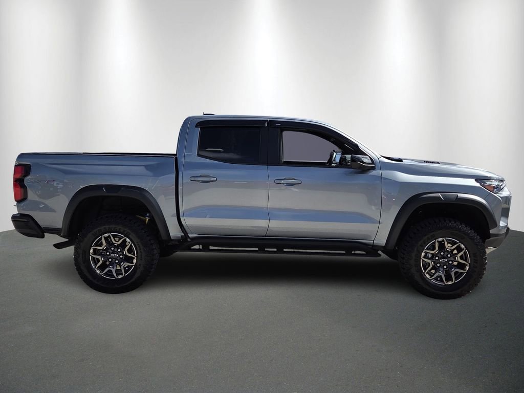 Used 2025 Chevrolet Colorado ZR2 w/ Technology Package image 8