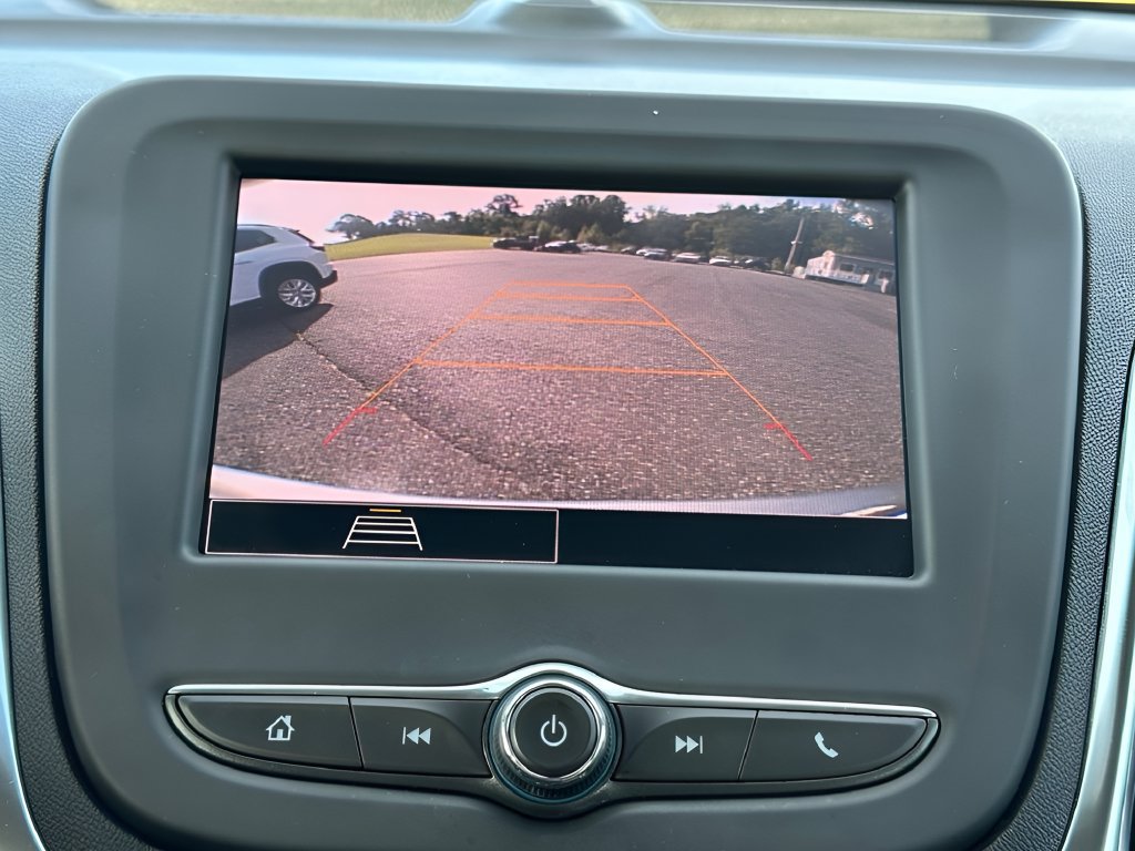 Used 2023 Chevrolet Equinox LS FWD image 18