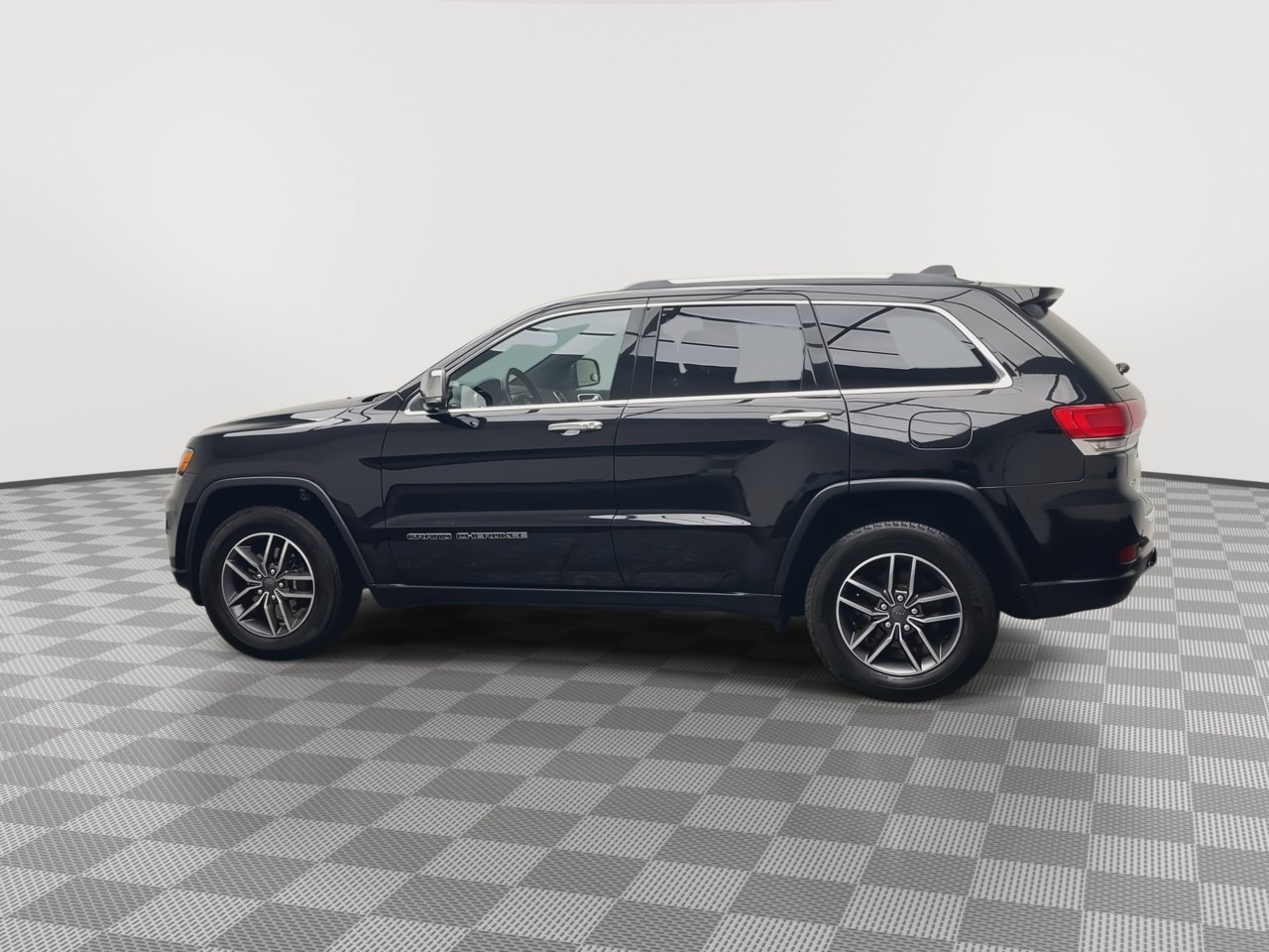 Used 2019 Jeep Grand Cherokee Limited w/ Trailer Tow Group IV image 37