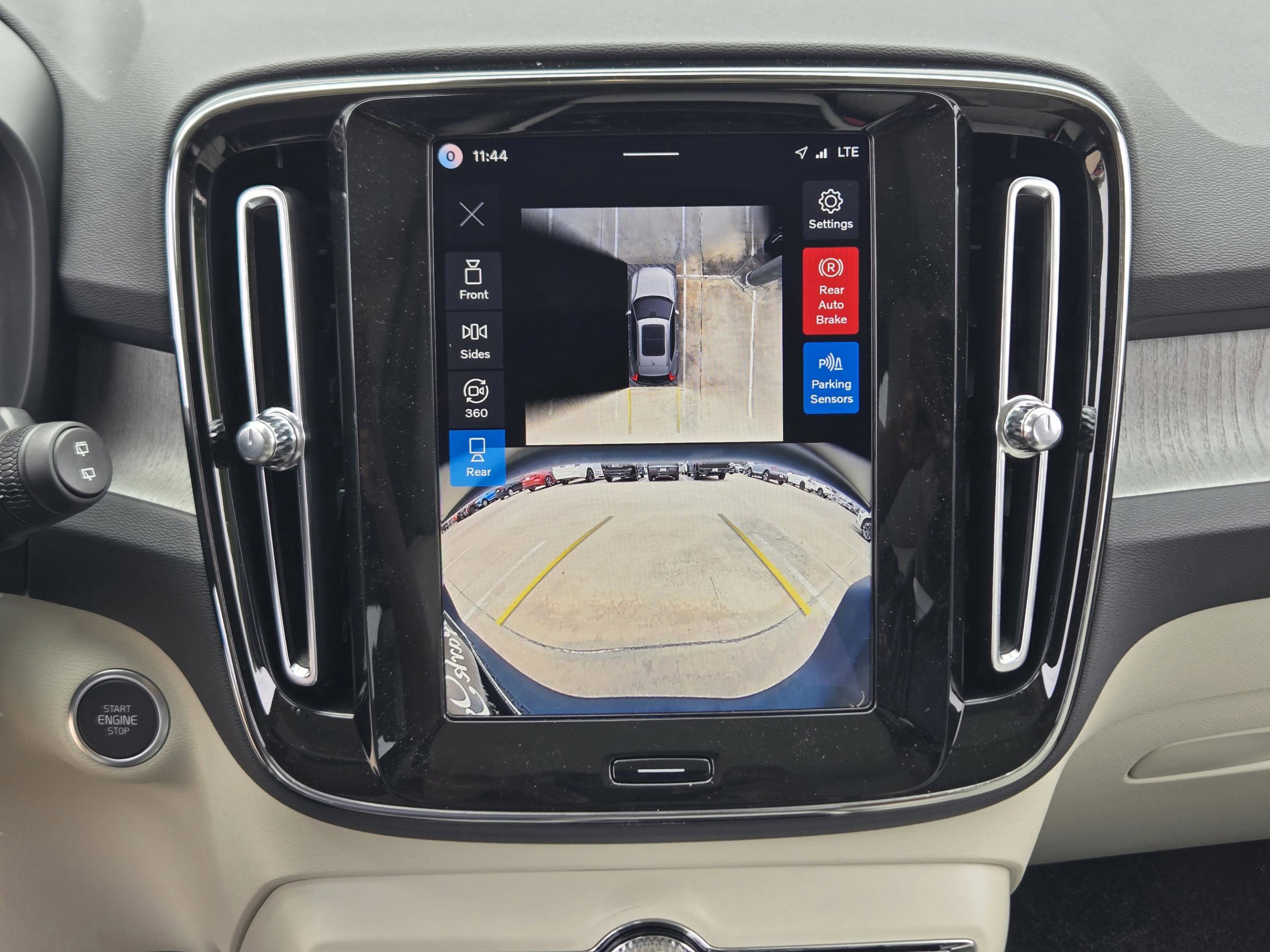 New 2026 Volvo XC40 B5 Plus w/ Protection Package Premier AWD/4WD image 14