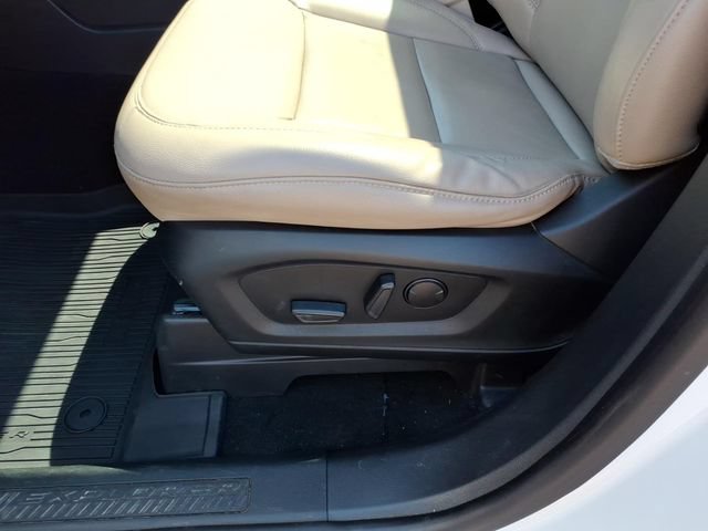 Used 2020 Ford Explorer XLT w/ Equipment Group 202A AWD/4WD image 11
