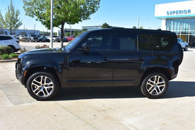 Used 2024 Land Rover Defender 110 X-Dynamic SE image 9