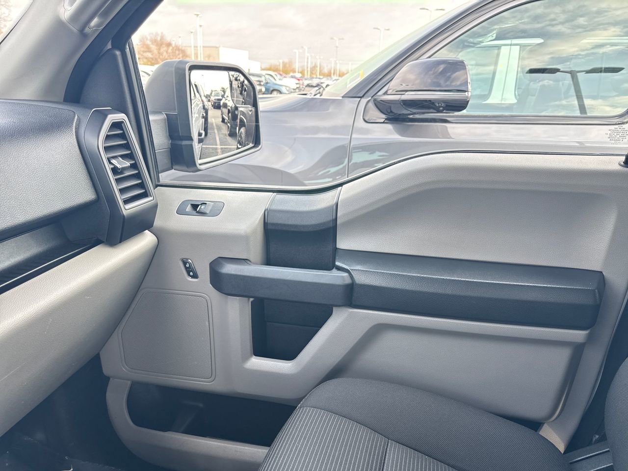 Used 2017 Ford F150 XL w/ Equipment Group 101A Mid image 25