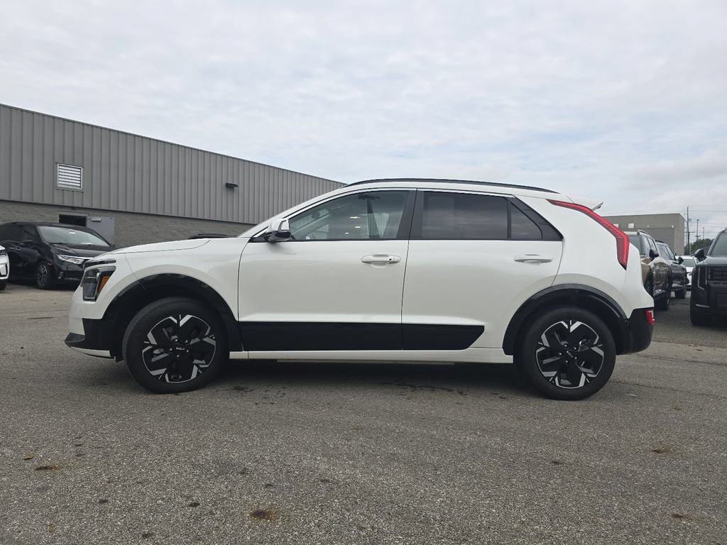 Used 2026 Kia Niro Wind w/ Wind Preserve Package FWD image 13