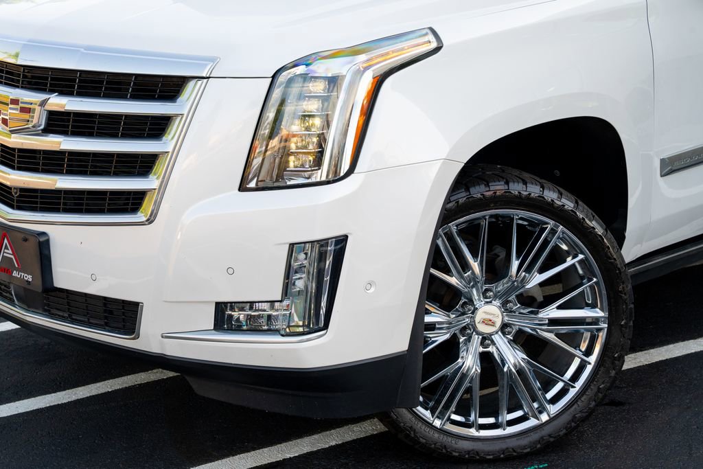Used 2017 Cadillac Escalade Premium Luxury AWD/4WD image 3