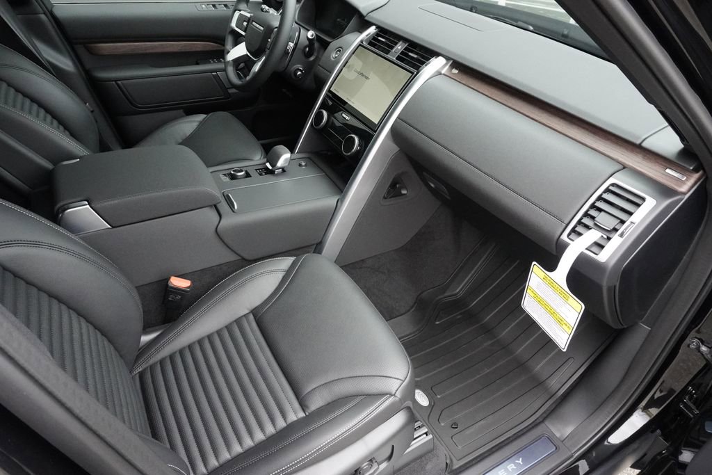 New 2026 Land Rover Discovery S AWD/4WD image 22
