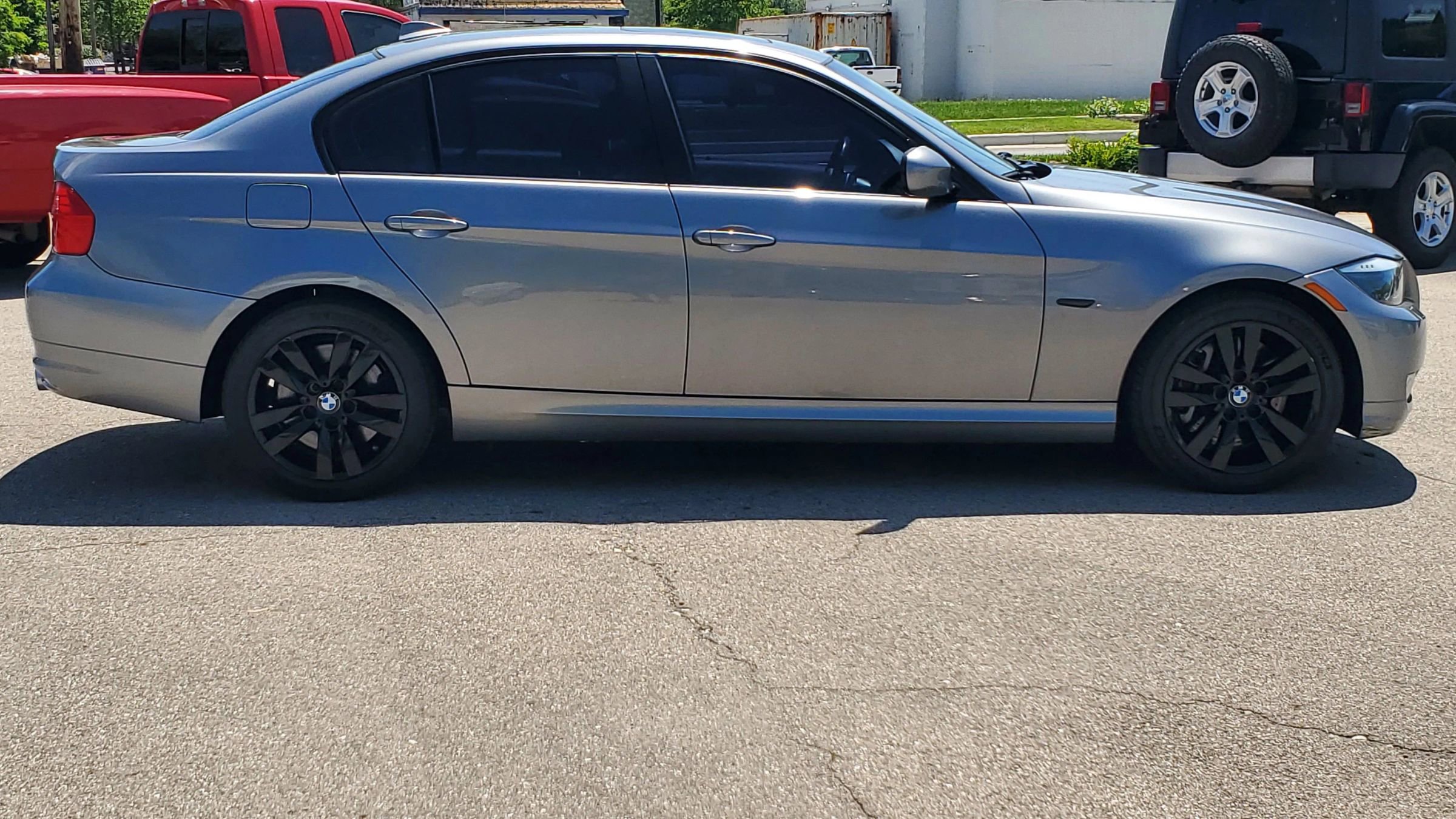 Used 2011 BMW 335i xDrive Sedan image 2