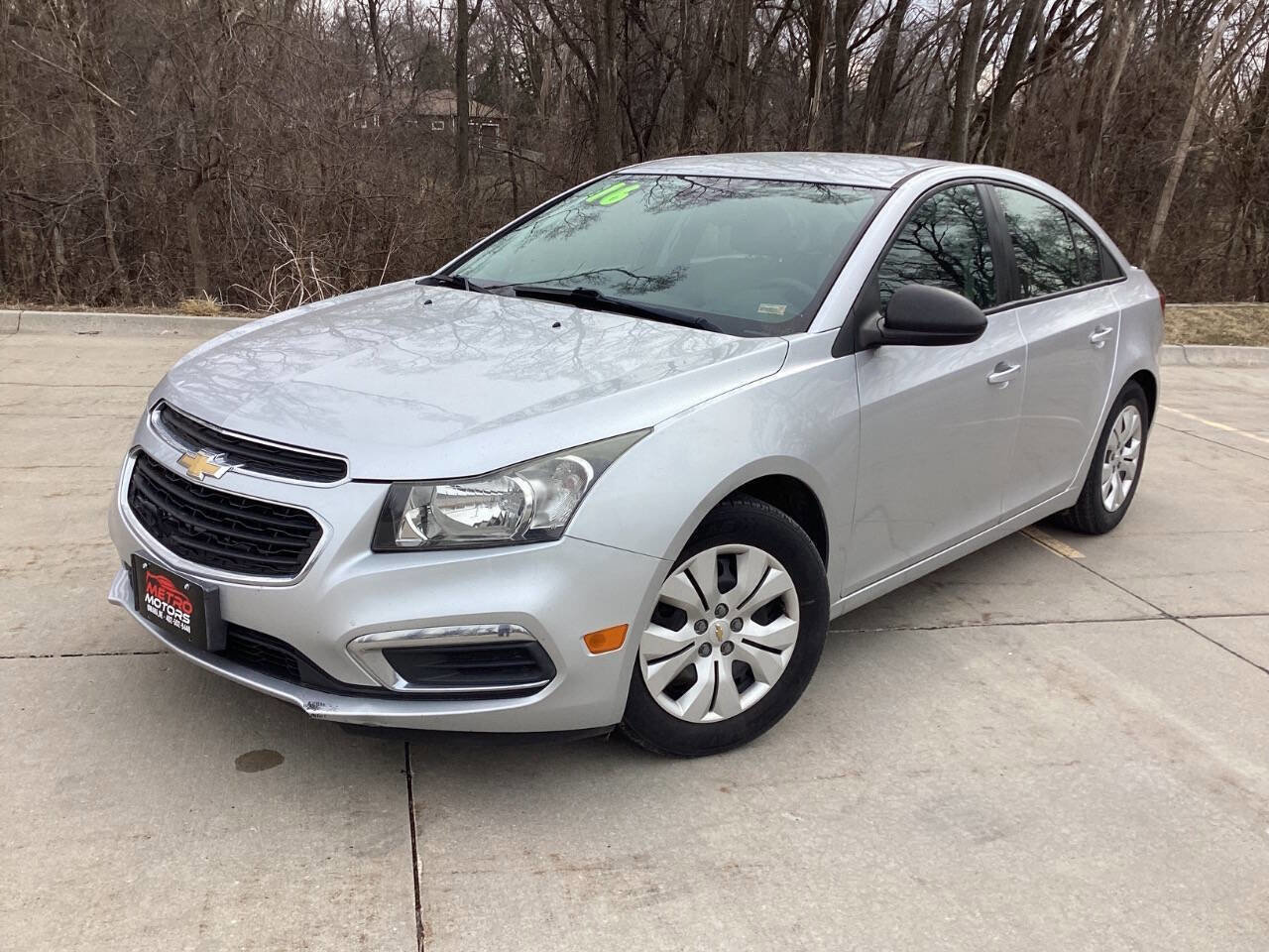 Used 2016 Chevrolet Cruze LS FWD image 2