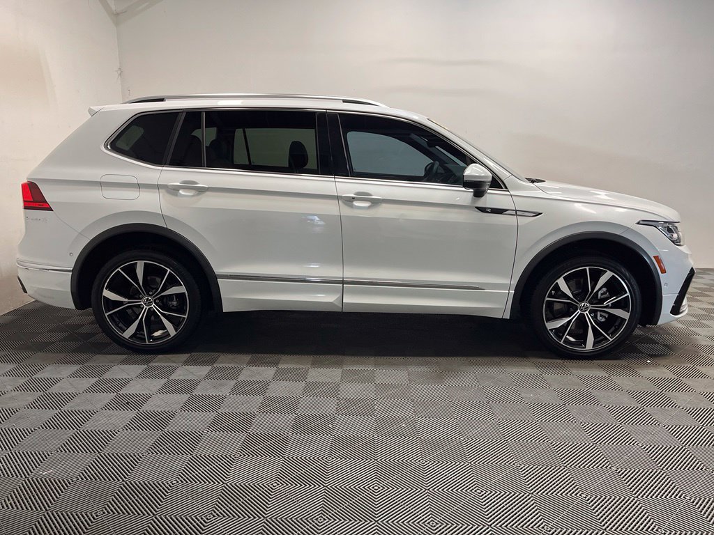 Used 2022 Volkswagen Tiguan SEL R-Line AWD/4WD image 2