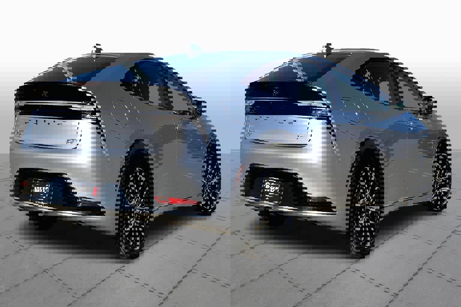 Used 2025 Toyota Prius Plug-In Hybrid image 13