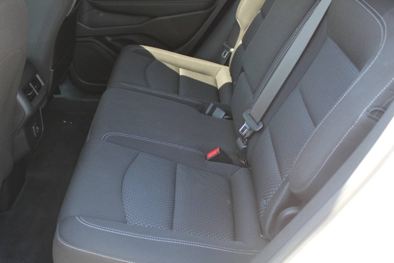 Used 2024 GMC Terrain SLE AWD/4WD image 20