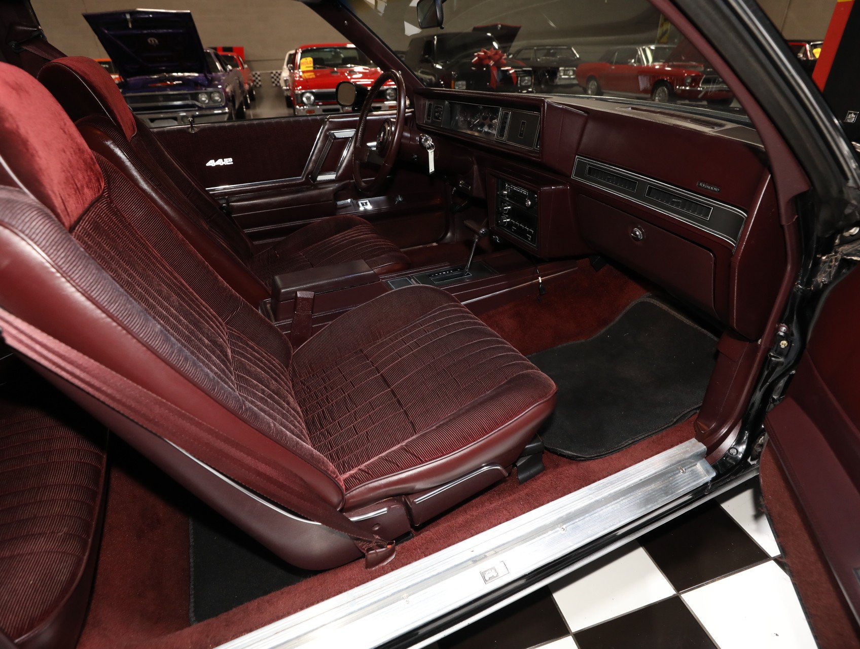 Used 1987 Oldsmobile Cutlass Supreme Salon RWD image 38