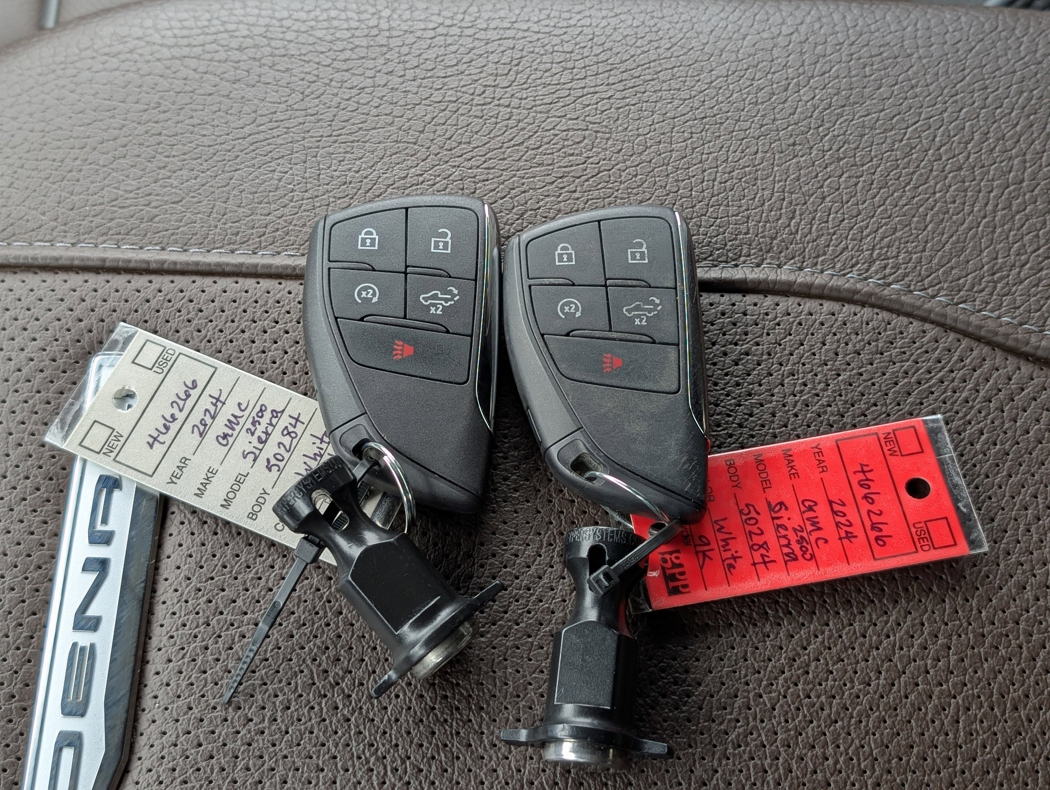 Used 2024 GMC Sierra 2500 Denali w/ Denali Reserve Package image 39