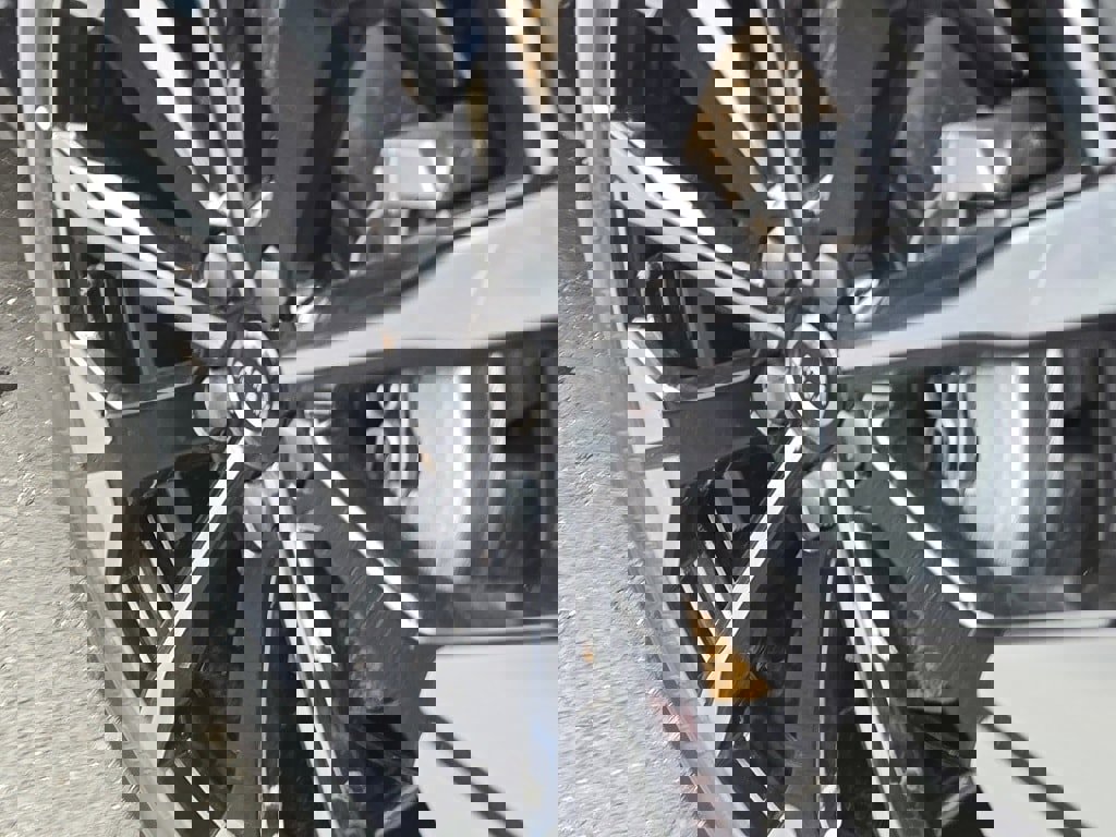 New 2026 Volvo XC60 B5 Plus w/ Climate Package image 4