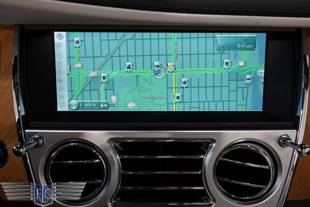 Used 2017 Rolls-Royce Dawn RWD image 34