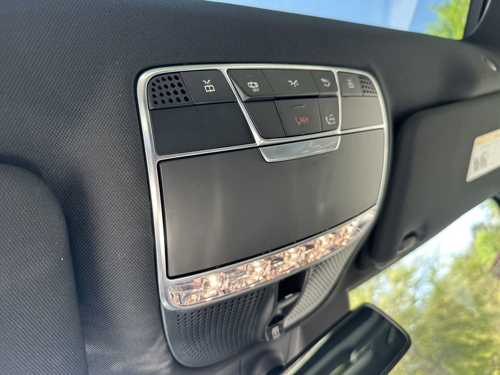 Used 2019 Mercedes-Benz S 560 Sedan image 33