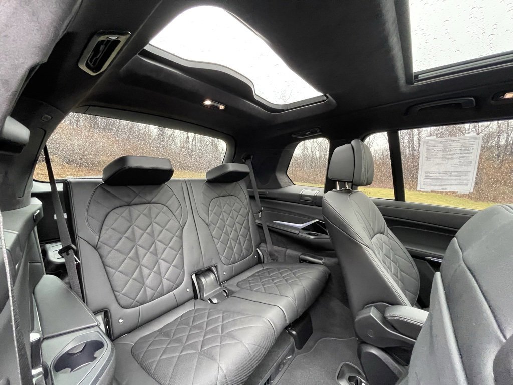Used 2025 BMW X7 xDrive40i w/ M Sport Package image 19