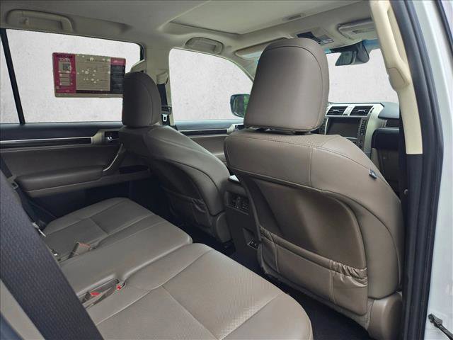 Used 2021 Lexus GX 460 w/ Accessory Package image 21