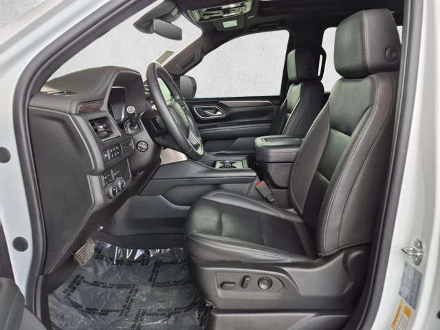 Used 2023 Chevrolet Tahoe Z71 w/ Luxury Package AWD/4WD image 4