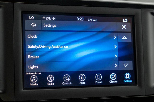 Used 2019 Chrysler Pacifica Touring-L FWD image 33