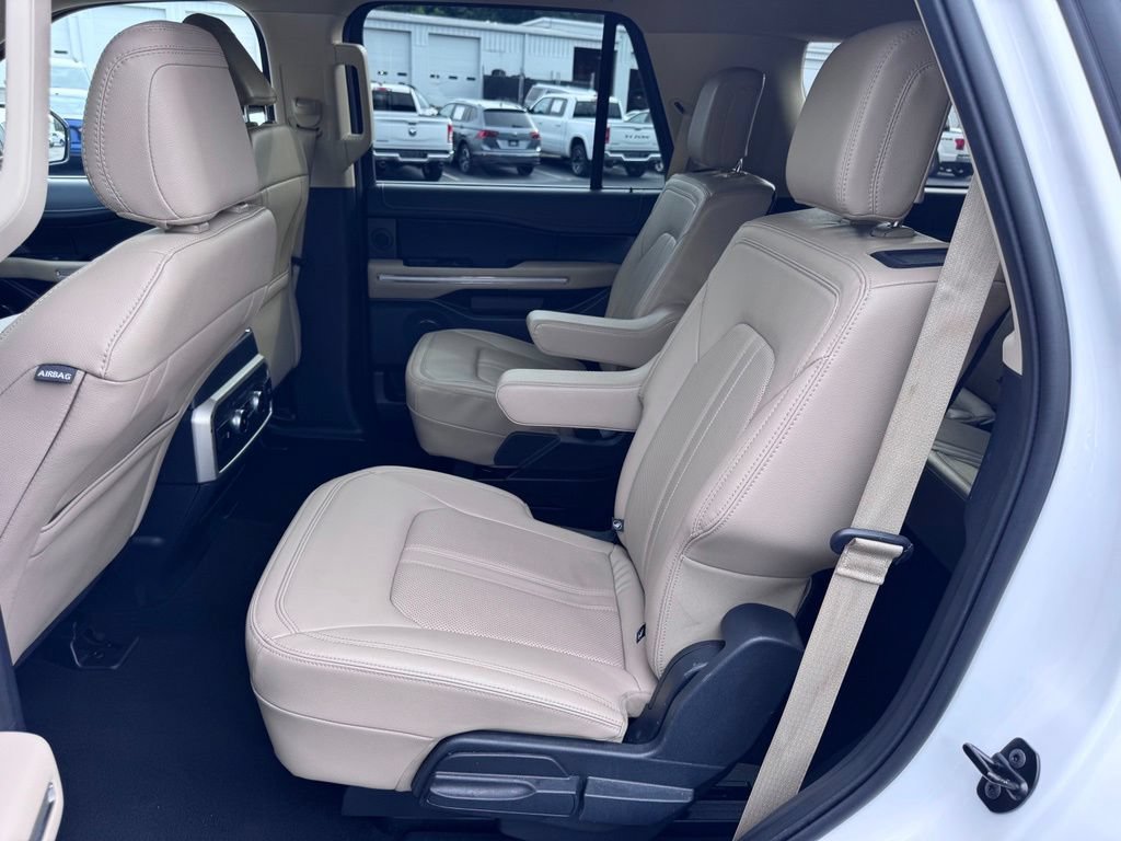 Used 2024 Ford Expedition Limited AWD/4WD image 34