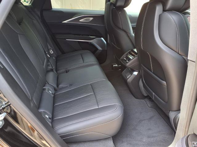 New 2026 Cadillac Lyriq Signature Luxury AWD/4WD image 10