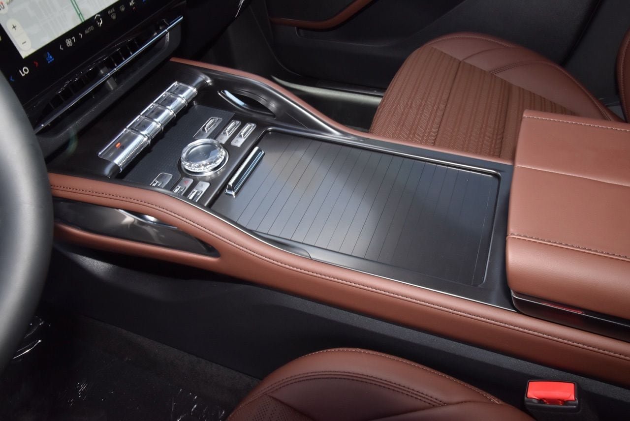 New 2026 Lincoln Nautilus Reserve w/ Jet Appearance Package AWD/4WD image 39