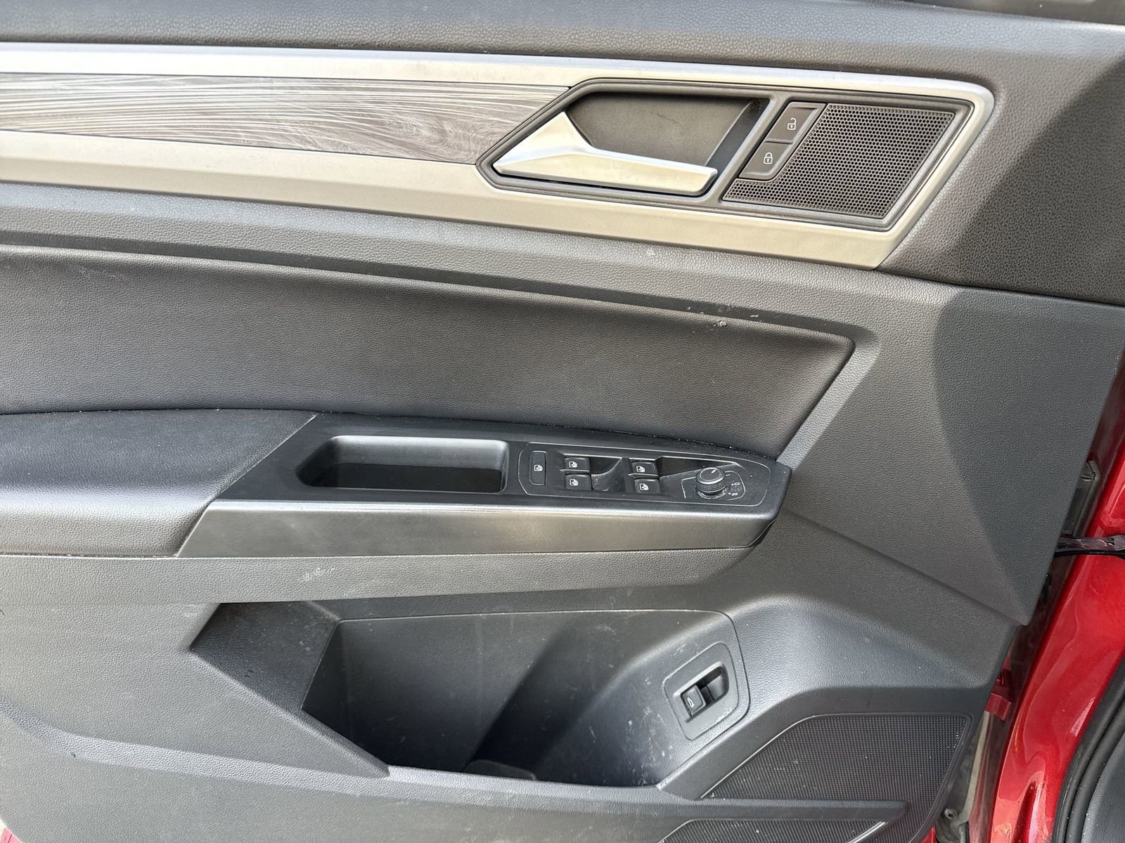 Used 2020 Volkswagen Atlas Cross Sport SE w/ Panoramic Sunroof Package image 14