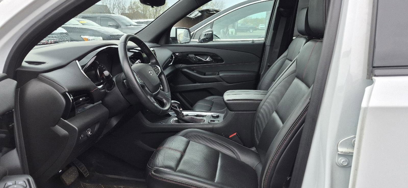 Used 2022 Chevrolet Traverse RS image 6