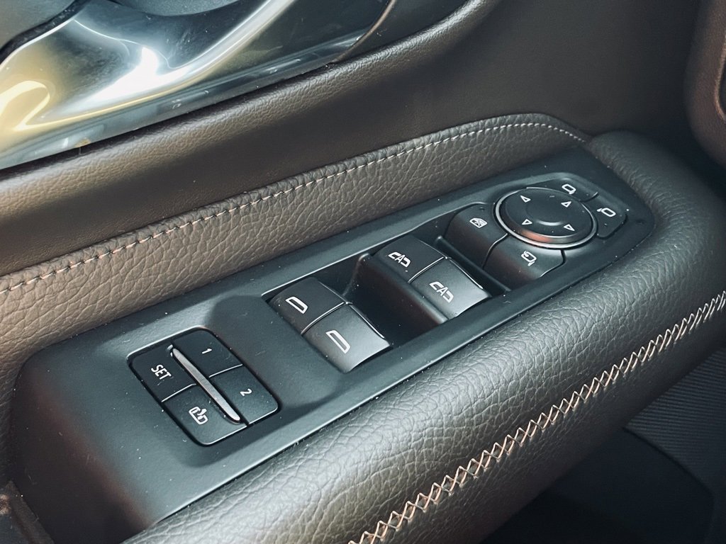 Used 2021 GMC Yukon Denali w/ Denali Premium Package image 20