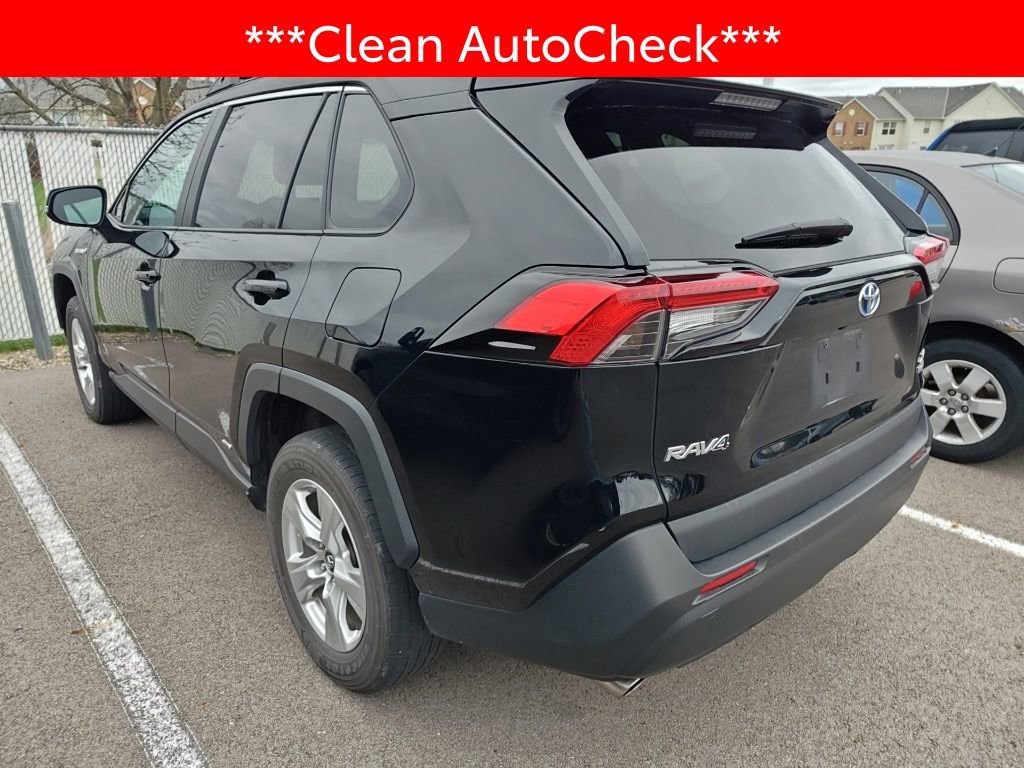Used 2021 Toyota RAV4 XLE w/ Convenience Package image 4